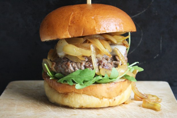 french onion soup burger wish to dish recipe (10)